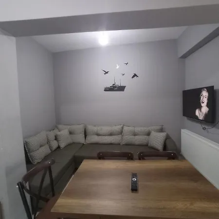Sweet In Historical Area 3b Apartment